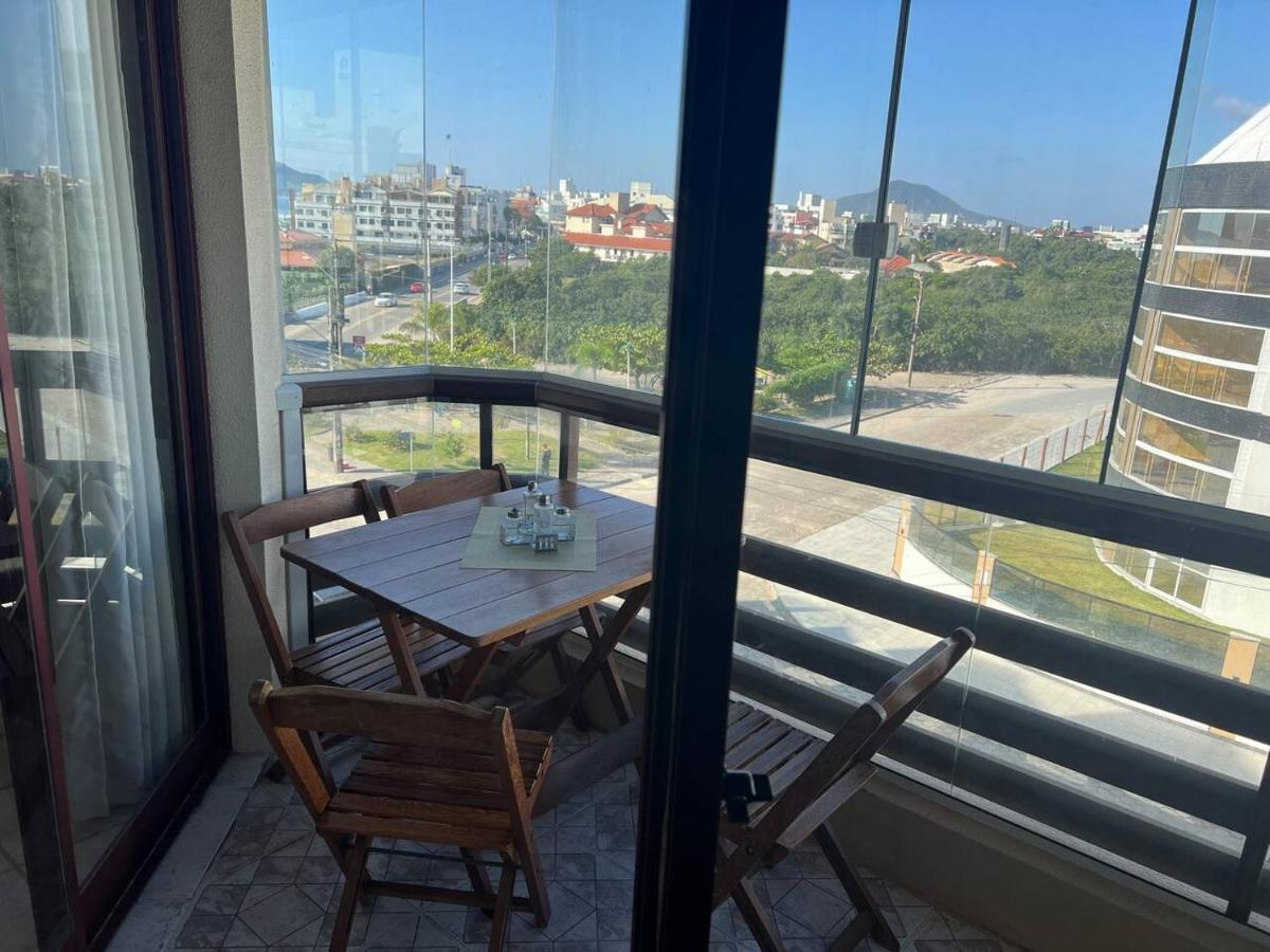 Ferienwohnung Apartamento Maravilhoso, Completo,1 Quarto Com Cama Queen E Sofa Retratil, Bi Cama Embutida, Colchao Extra, Vista Pro Mar, Dormem 5, Pe Na Areia, Jacuzzi, Piscina Wifi,Self Checkin, Automatizado Florianópolis Exterior foto